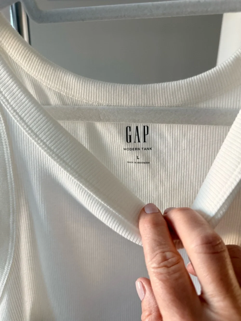 GAP White Ribbed Modern Tank - Picture 3 of 3